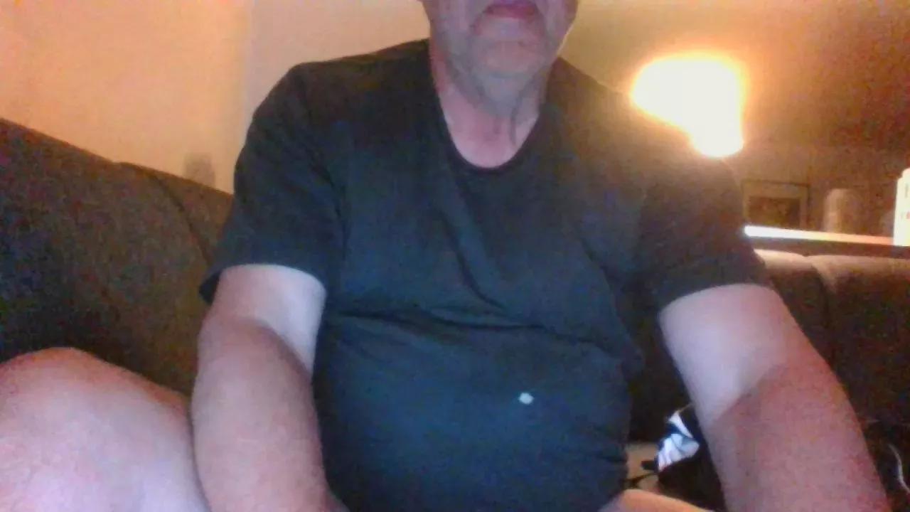 Offline MatureDane58 on Cam4