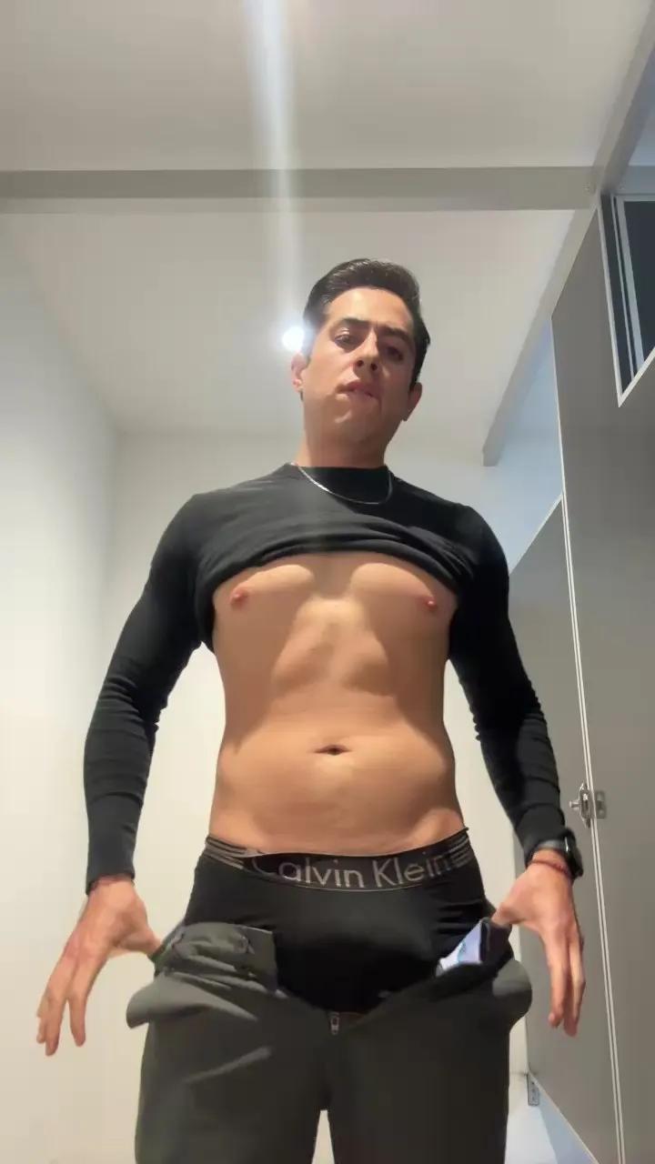 mauriciojaureg5 — Freechat on Cam4