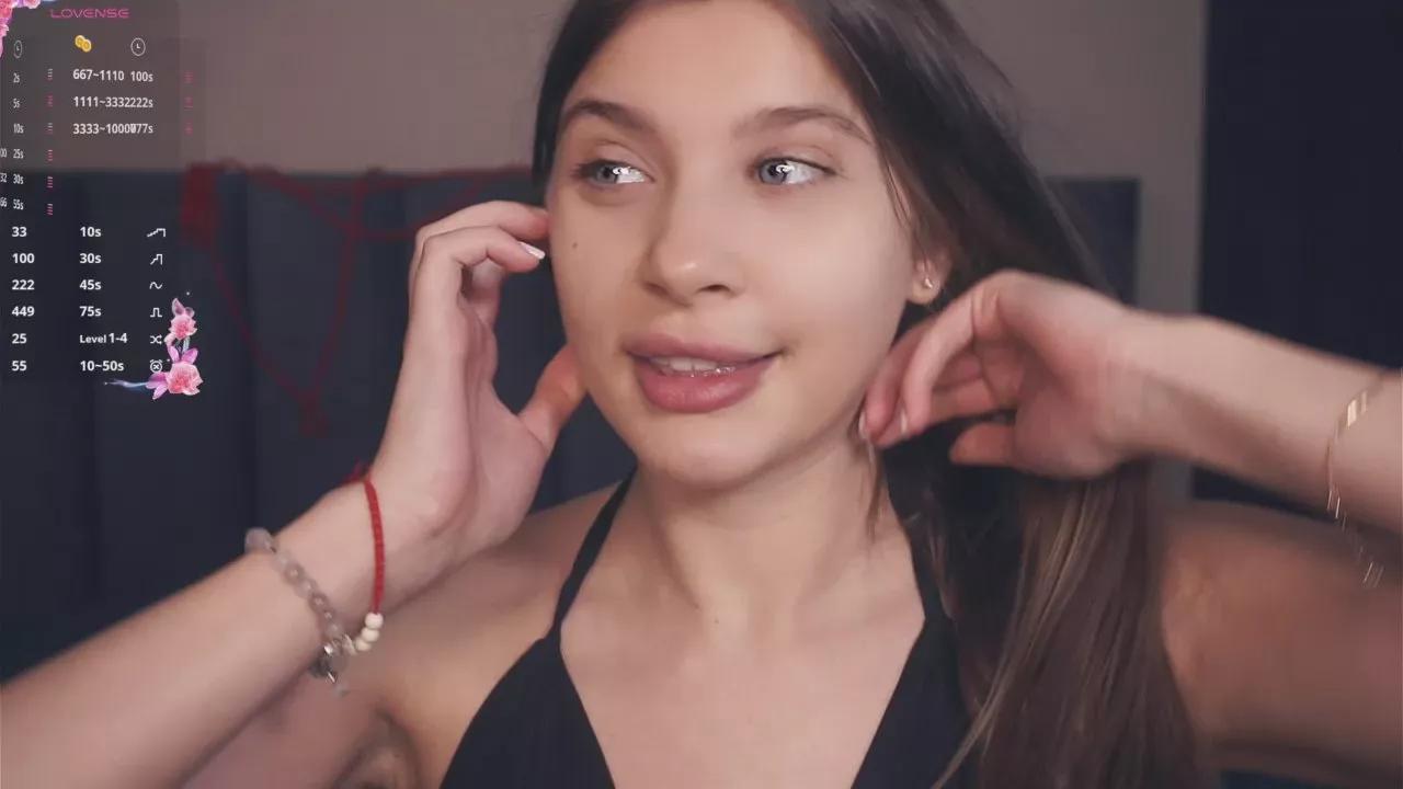 MaxineDeman on Cam4 