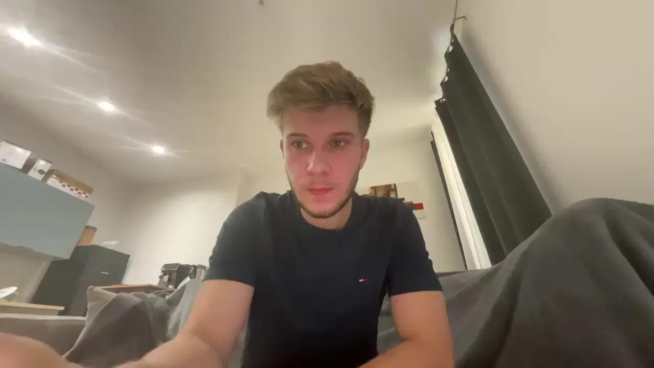 Mechot72x — Freechat on Cam4