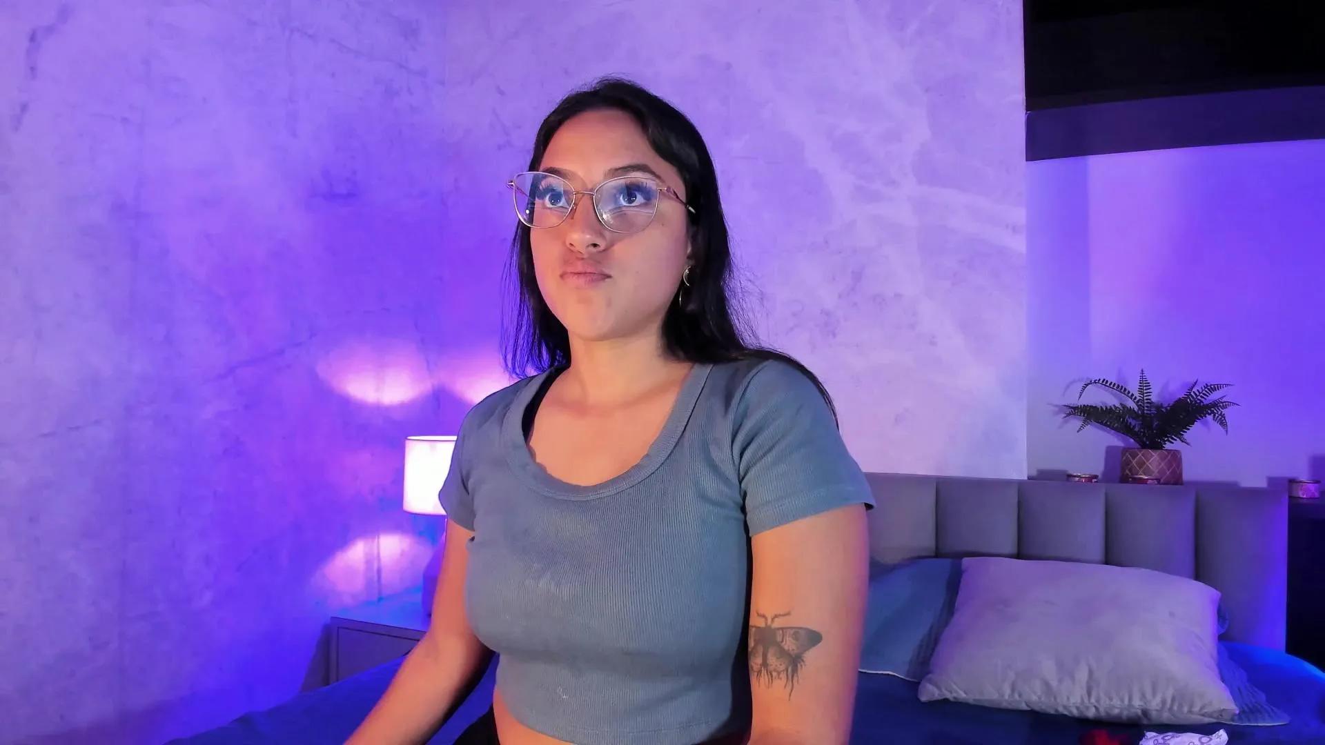 Freechat Meggy_Mae on Cam4