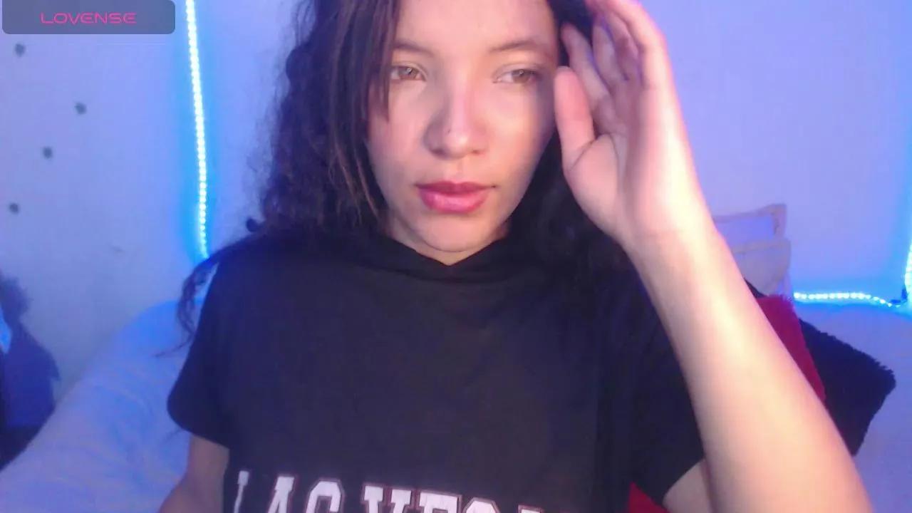 mia_blue01