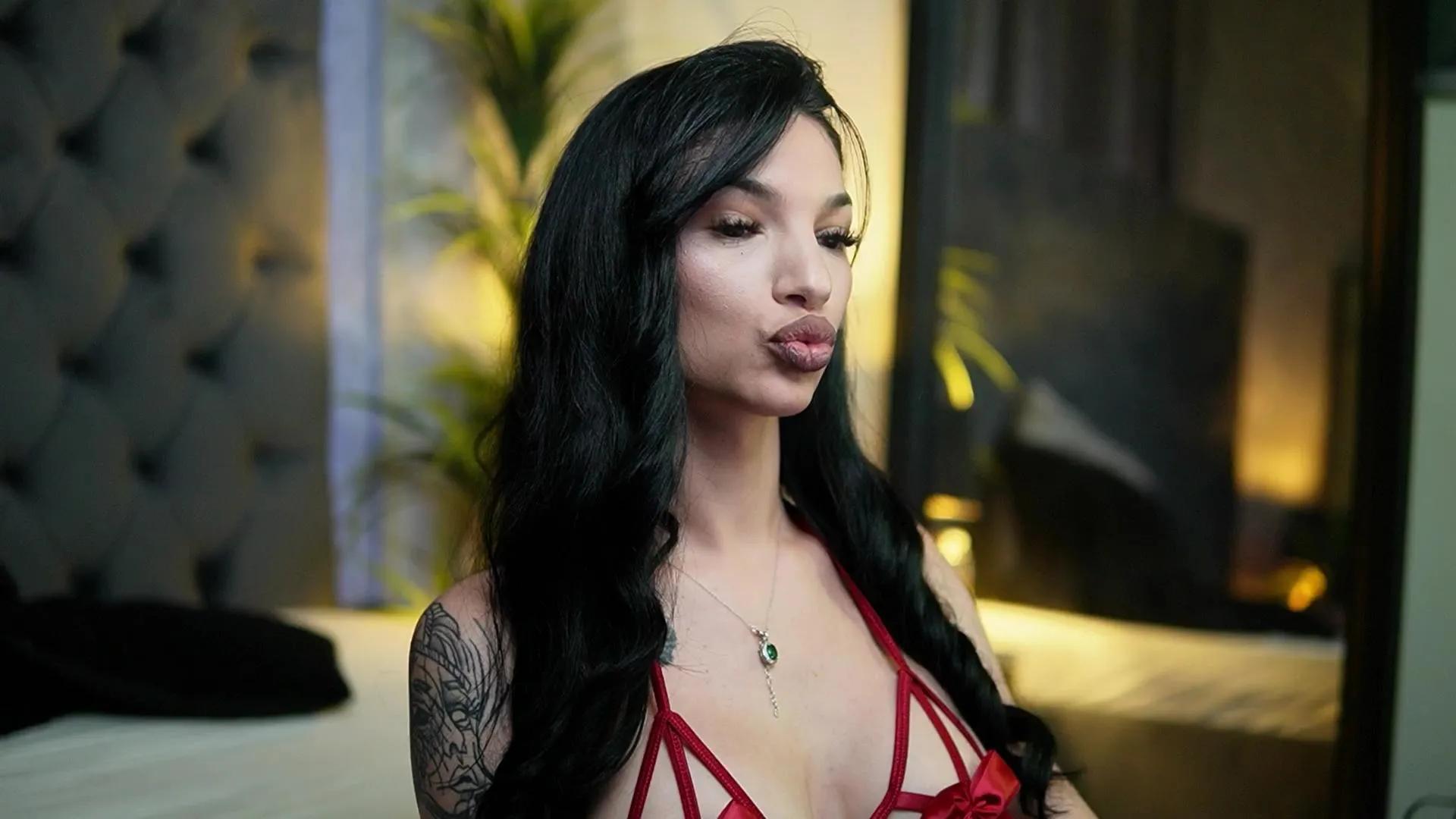 MiamiQuinn on Cam4 