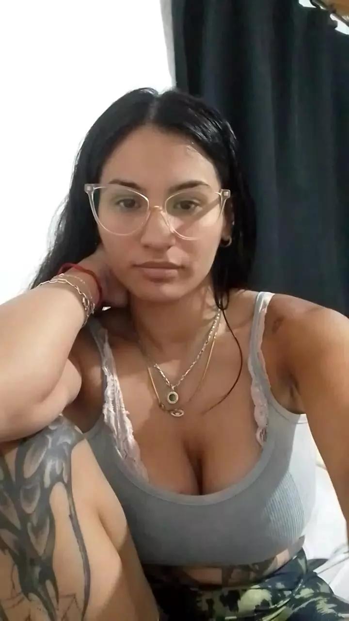 MICALOVERS on Cam4 