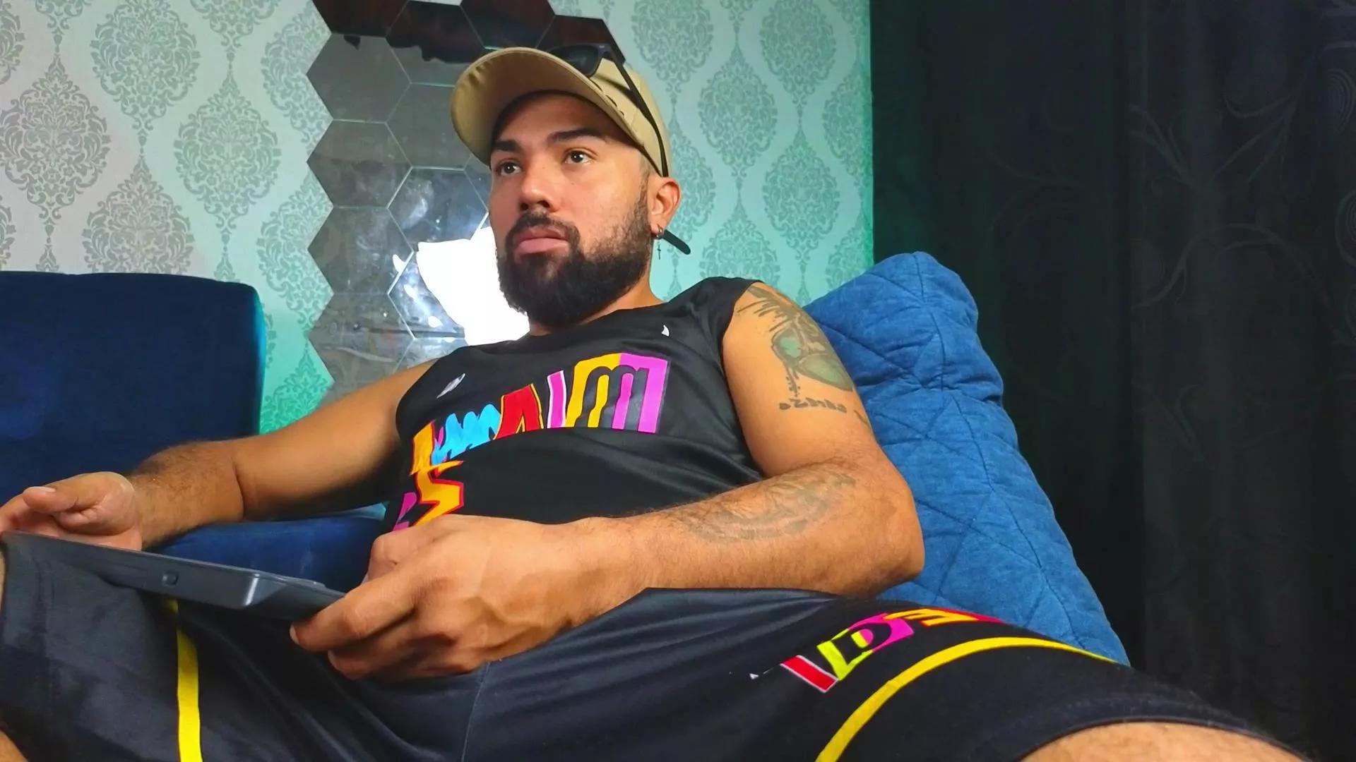 Michaell_twinks on Cam4 