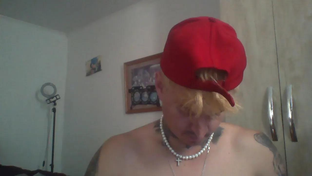 Mikapone — Freechat on Cam4