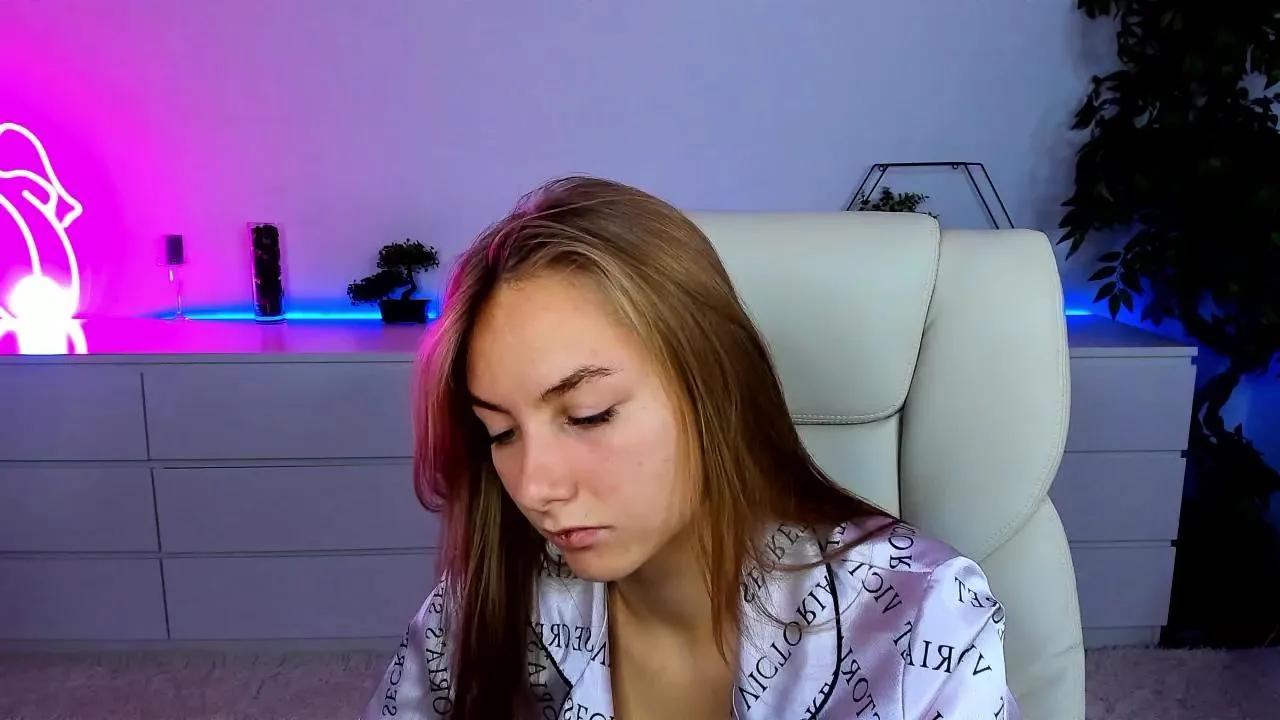 MilaAddams —  #masturbation #C2C #striptease #pussy #cute #spanking #feet