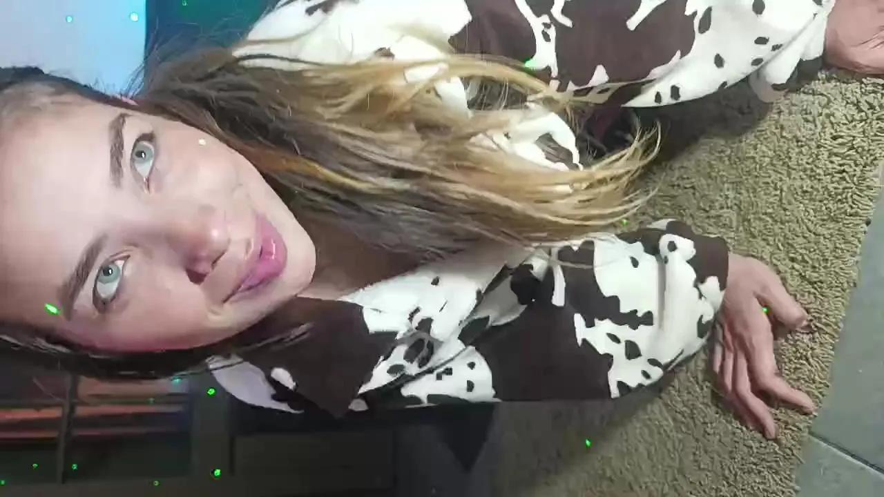 Milagros2025 — Freechat on Cam4