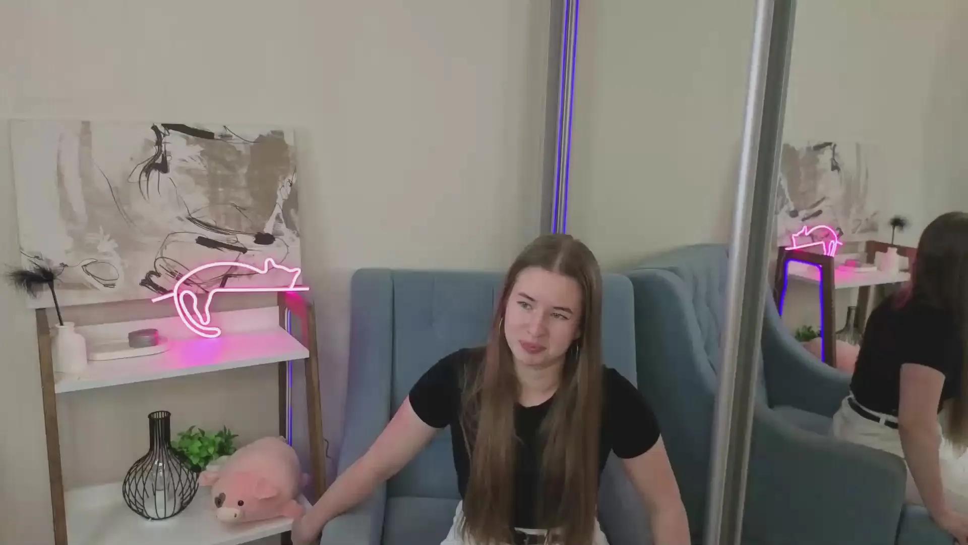 MillySlaubaugh on Cam4 