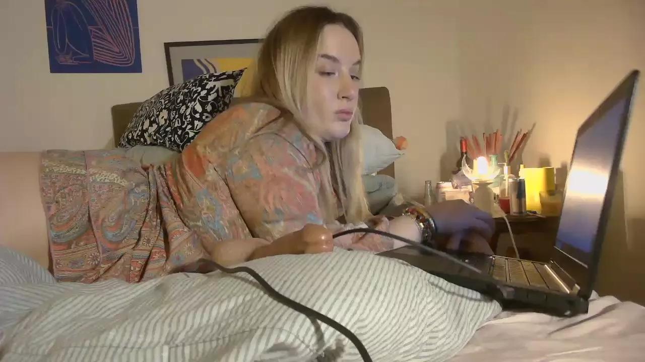 Mini97X on Cam4 