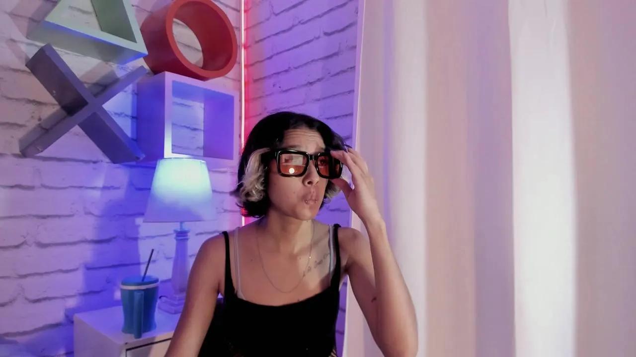 Offline minji_petite on Cam4