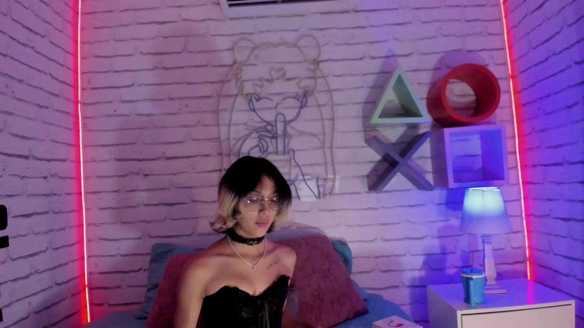 Offline minji_petite on Cam4