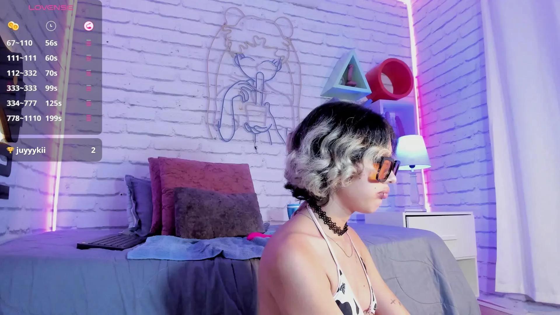 Offline minji_petite on Cam4