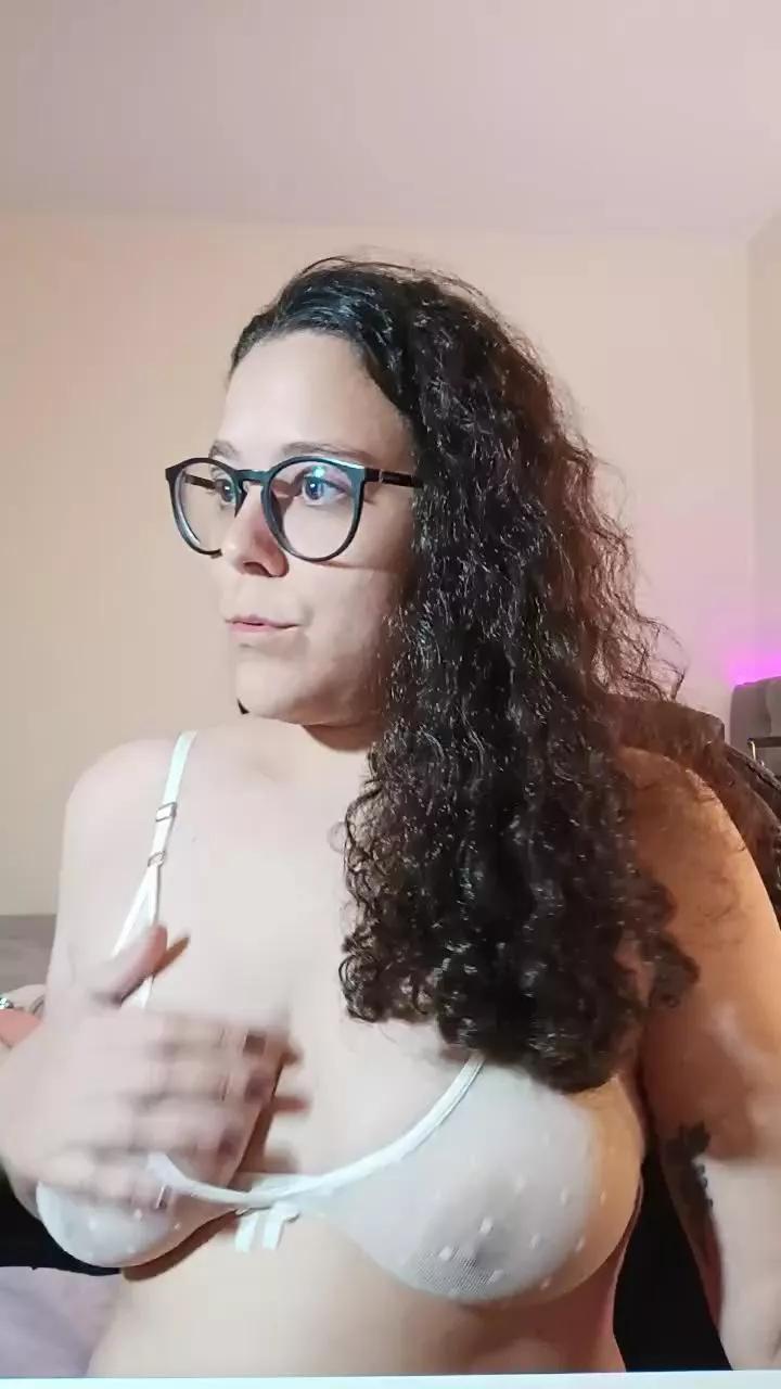 Offline Missblume93 on Cam4