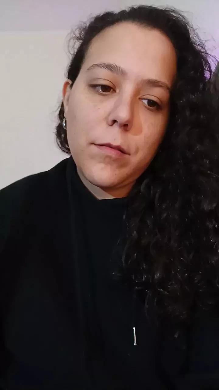 Offline Missblume93 on Cam4