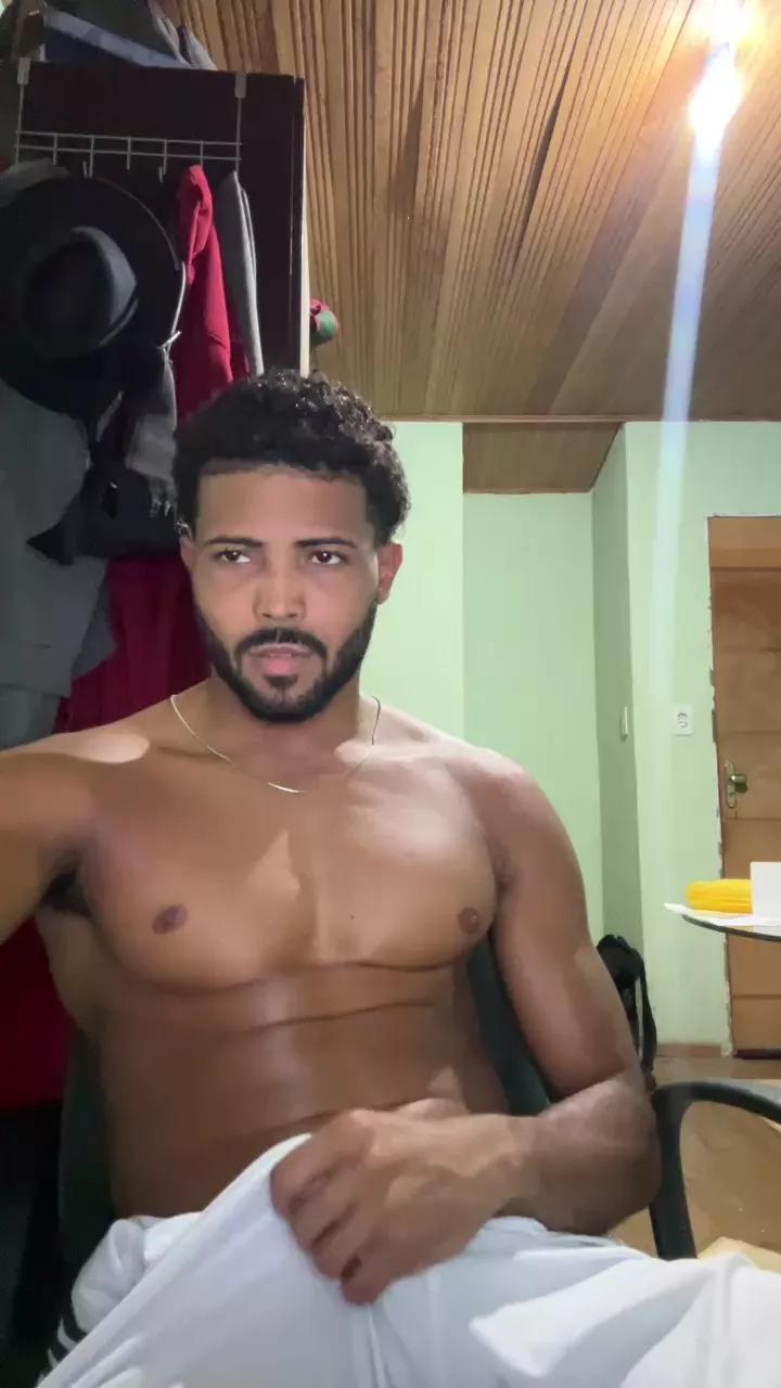 MlkCariocaNovin on Cam4 