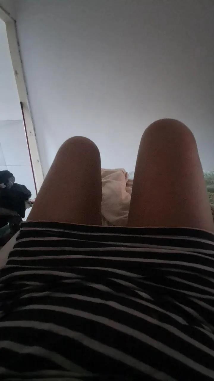 Molly1977 on Cam4 