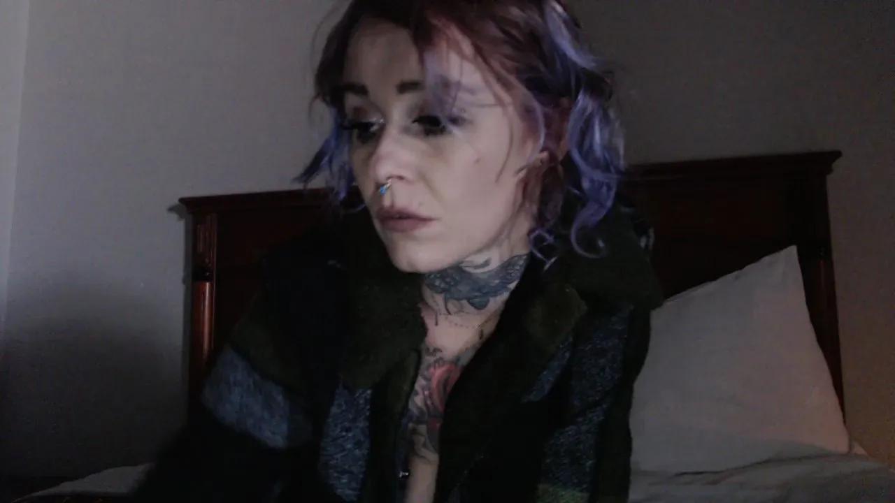Offline mollymoonsex on Cam4
