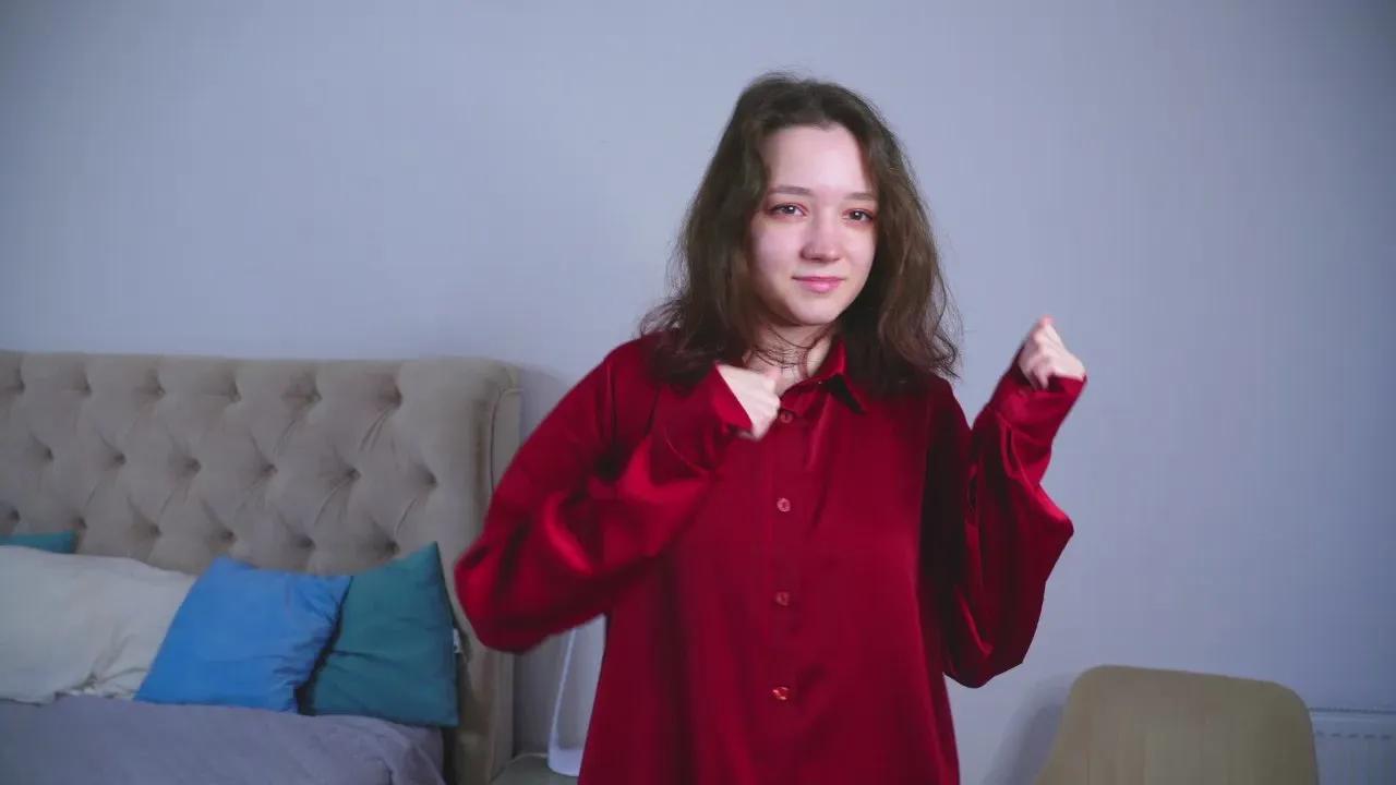 Offline MonserrateMax on Cam4