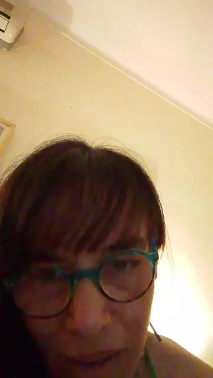 Moon004 on Cam4 