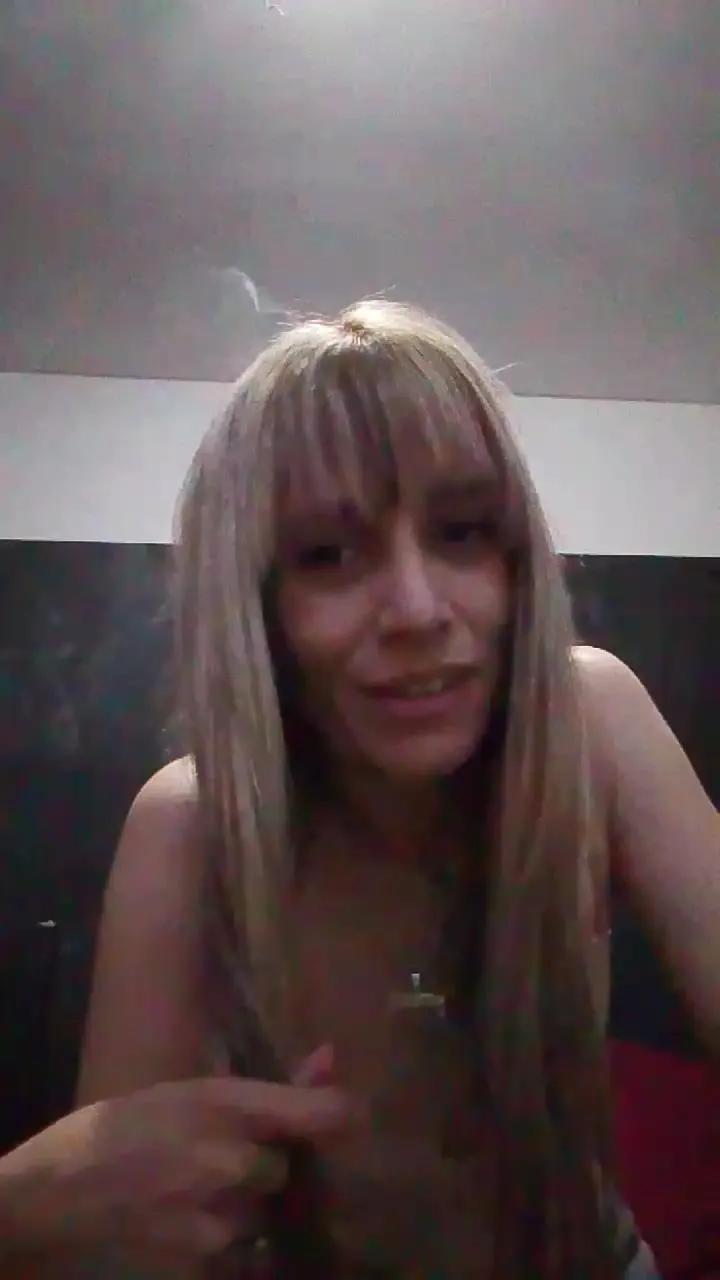 Moon004 on Cam4 