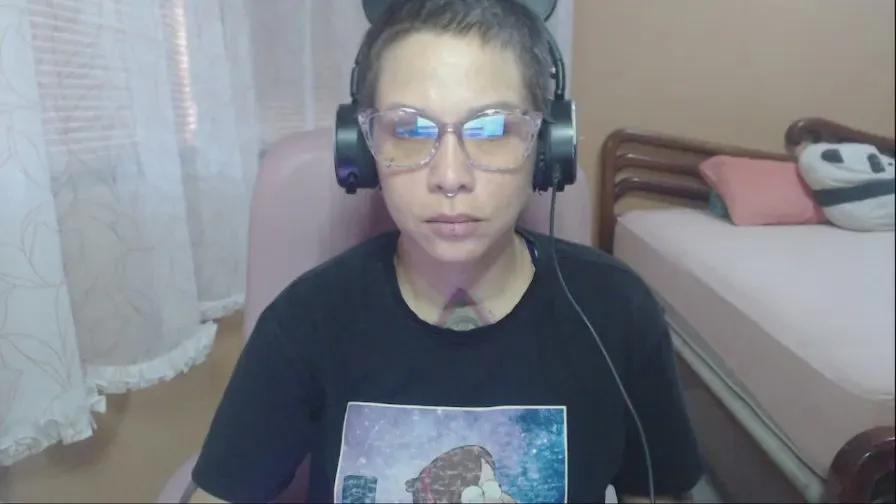 mooncat85 on Cam4 