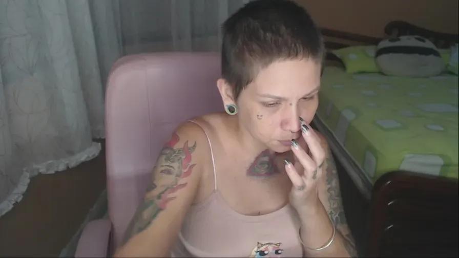 mooncat85 on Cam4 