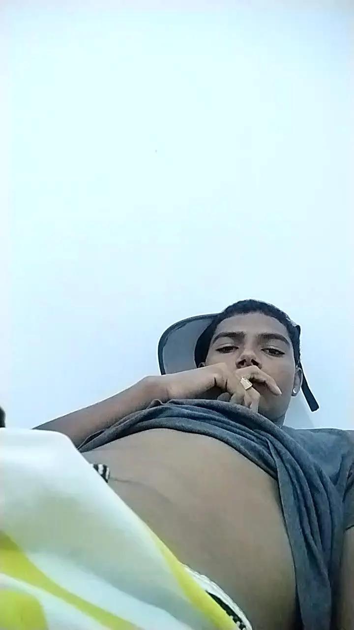 Morenogiga — Freechat on Cam4