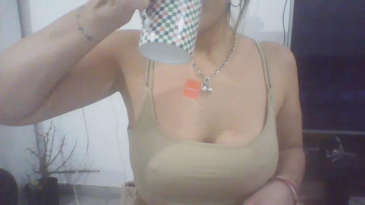 mumitaaaa on Cam4 