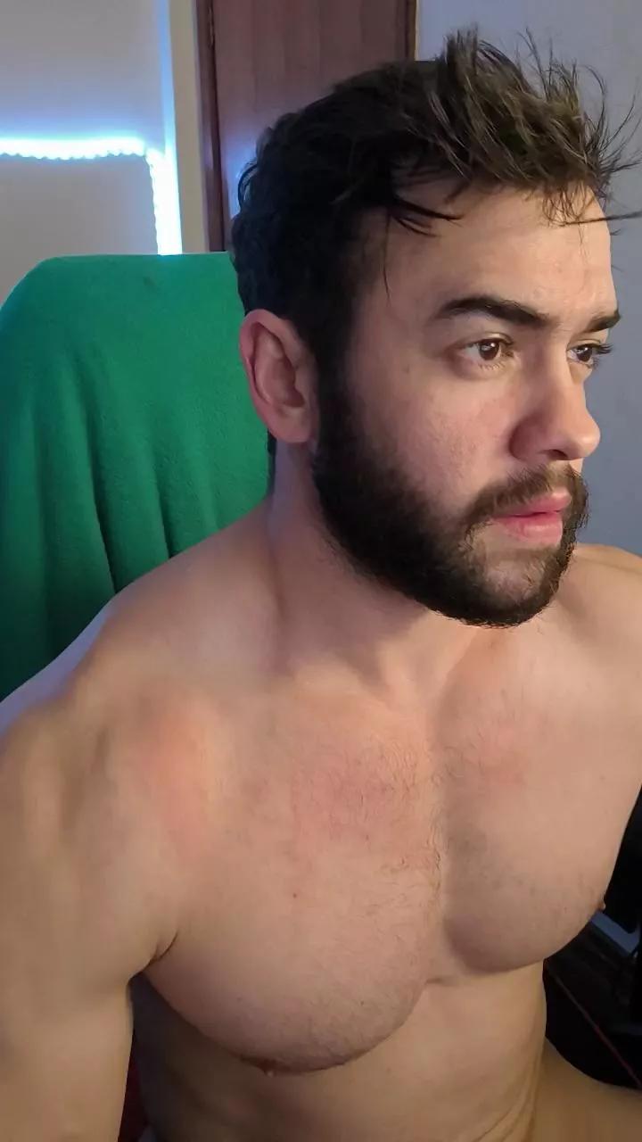 musclejohn30 on Cam4 