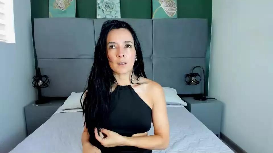 mystic_carito on Cam4 