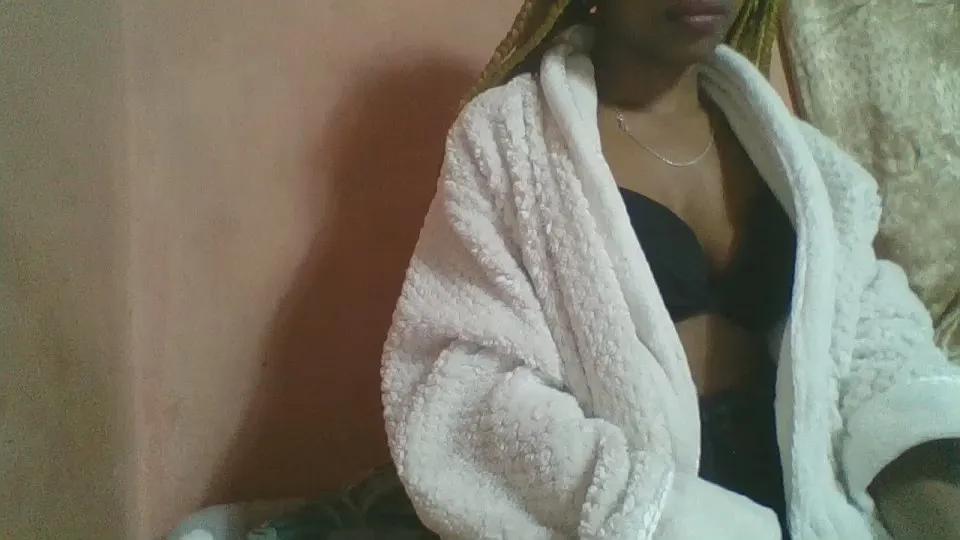 Nanah26 on Cam4 