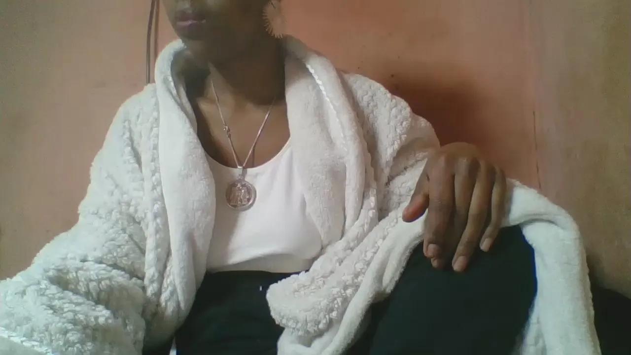 Nanah26 on Cam4 