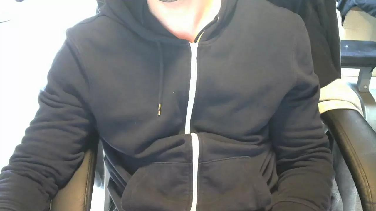 Natureman25 on Cam4 