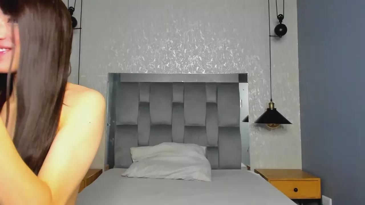 NayaVelvet on Cam4 