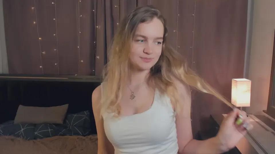 NickieMcenany —  #masturbation #striptease #gamer #ass #feet #spanking #cute