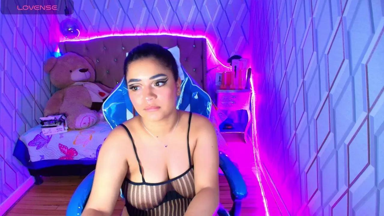 Nicolletaylor on Cam4