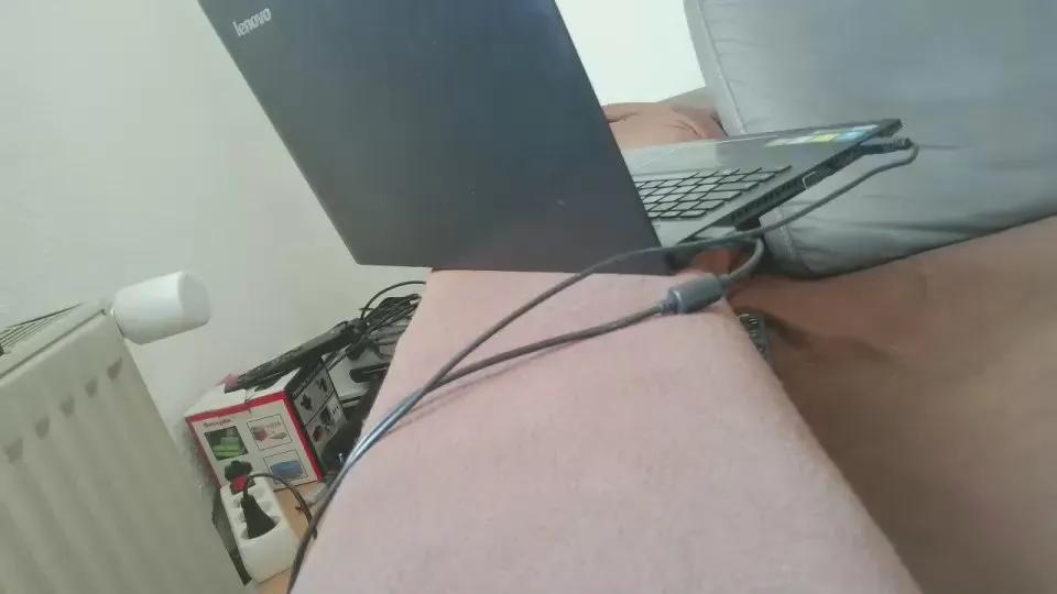 Offline niconice87 on Cam4