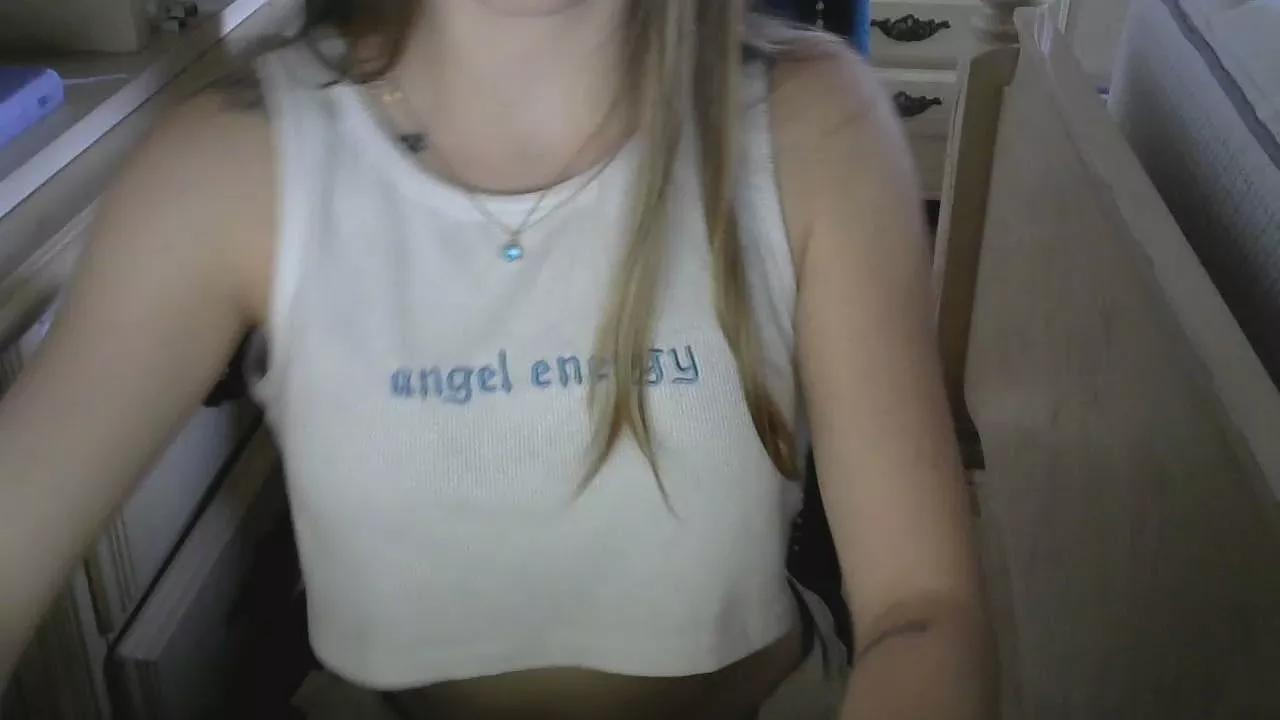 Nikkiamber on Cam4 