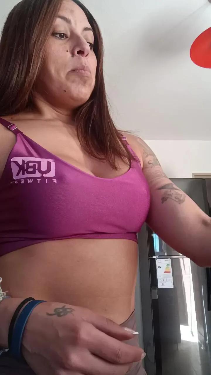 Ninabombaxxx on Cam4 