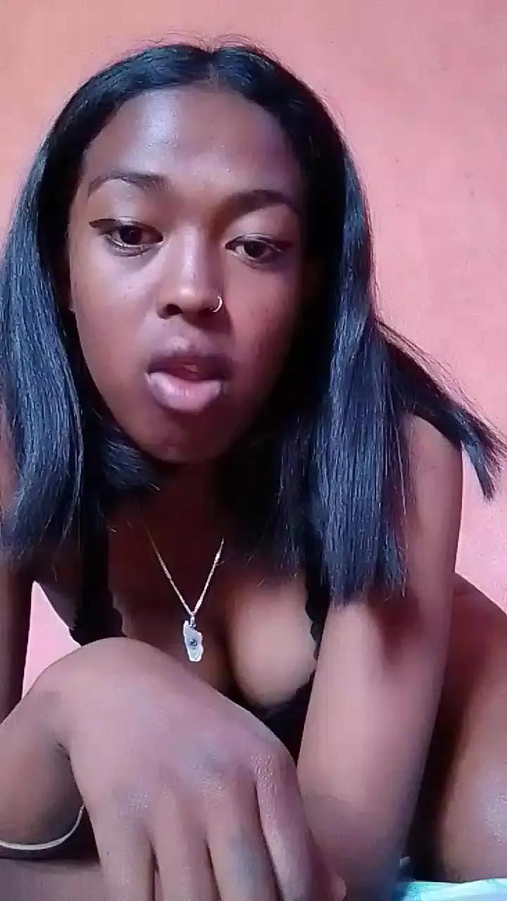 NinahML on Cam4 