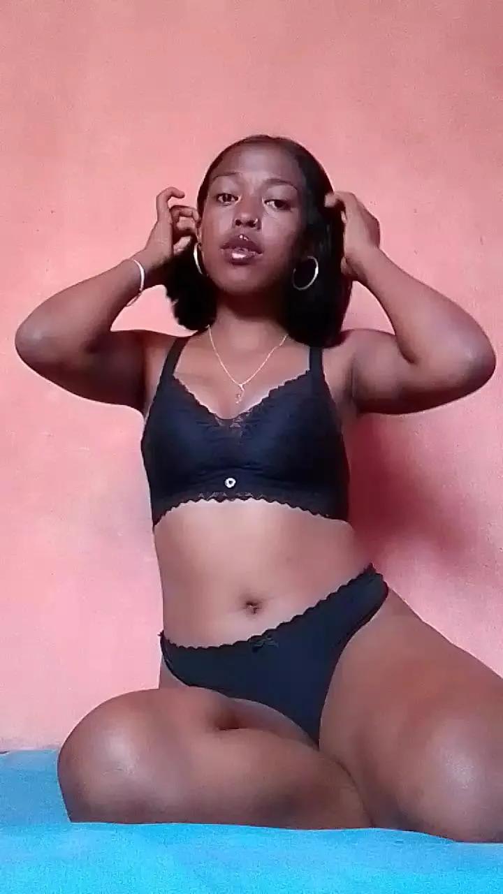 NinahML on Cam4 