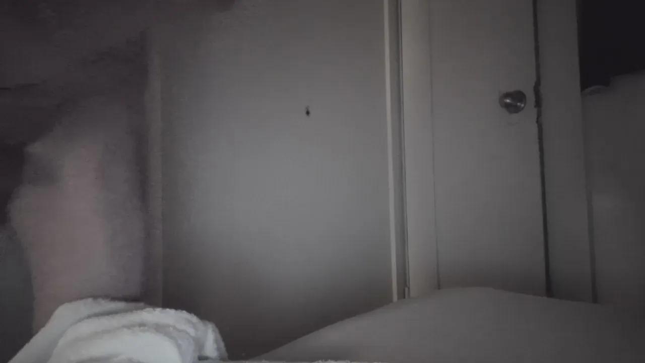 Offline ninelives1 on Cam4