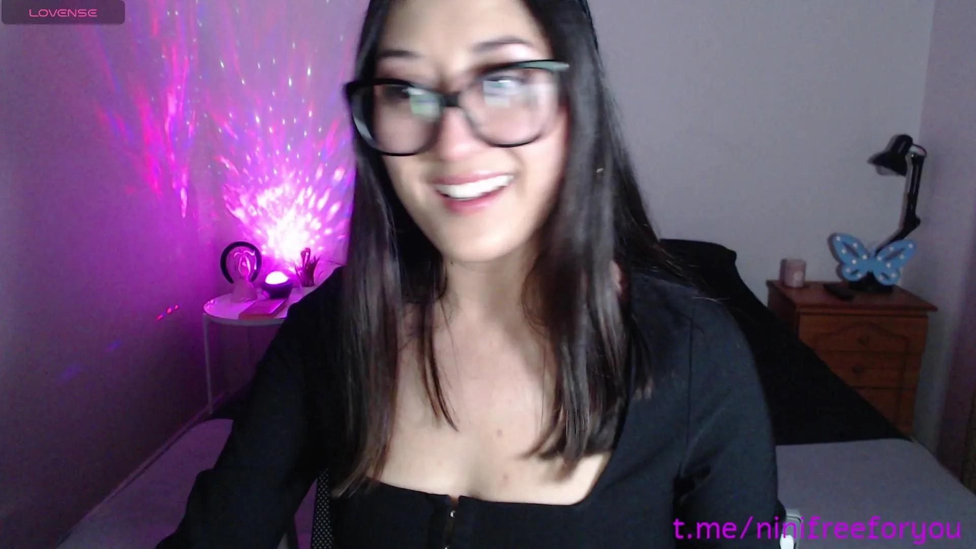 Offline Ninimoon on Cam4