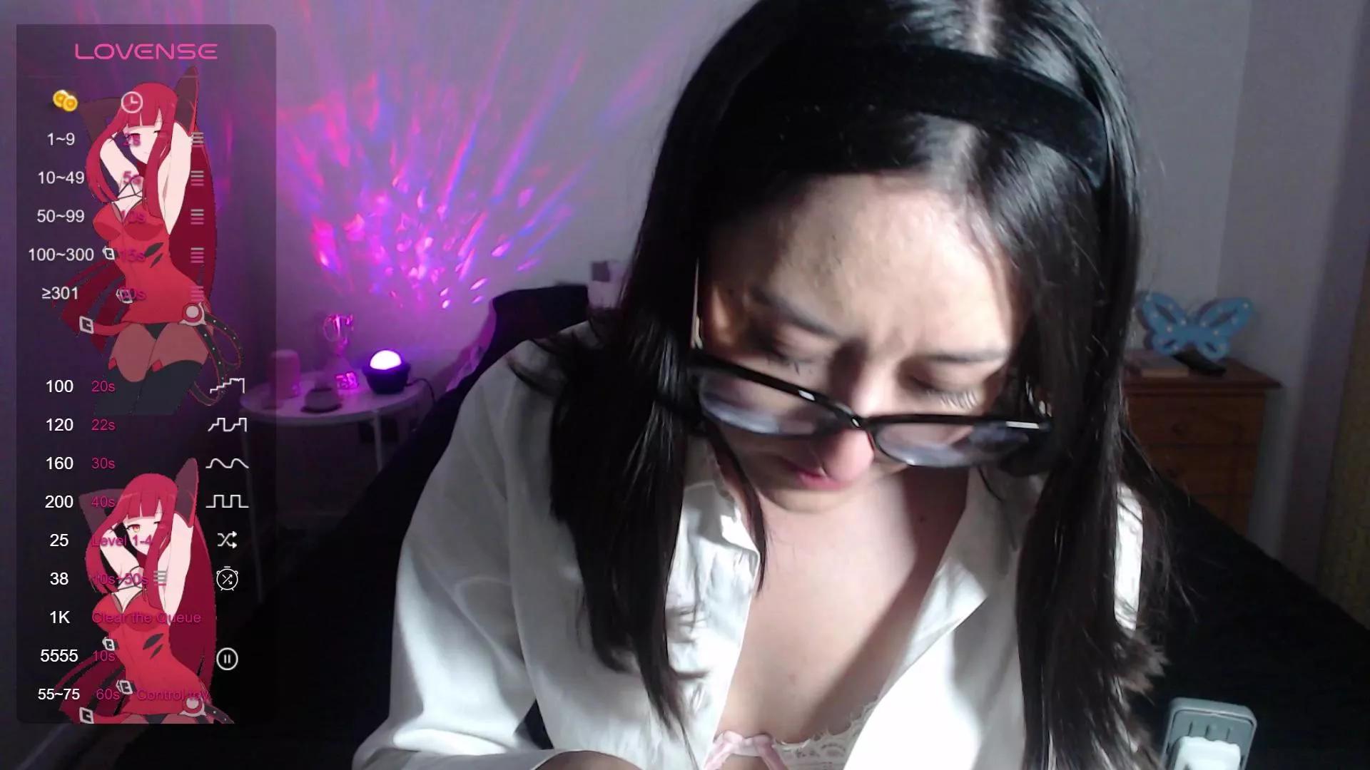 Offline Ninimoon on Cam4