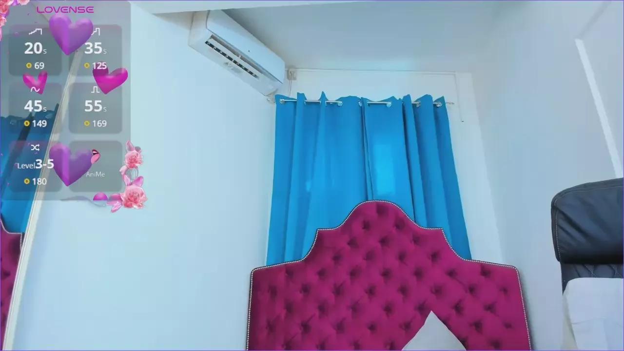 ninnadee on Cam4 