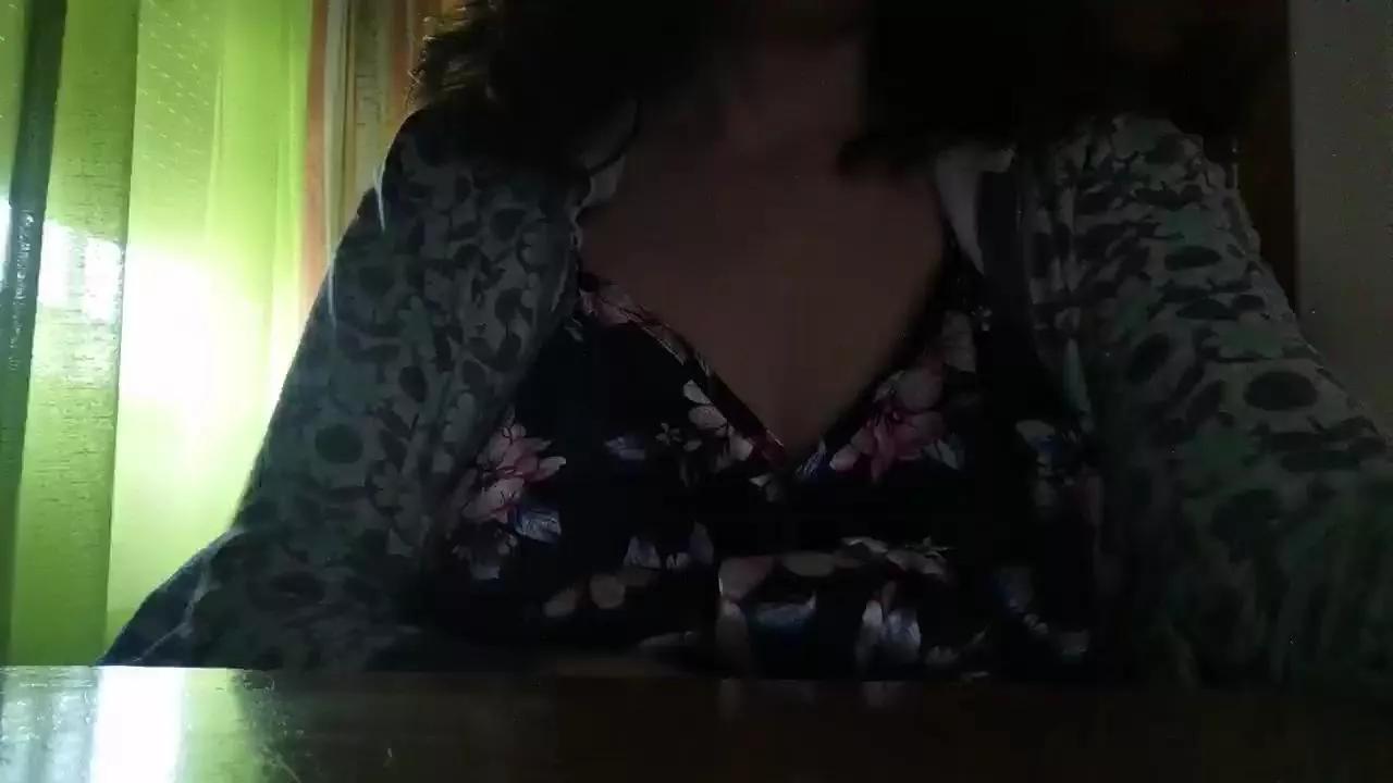 Nivea_82 on Cam4 
