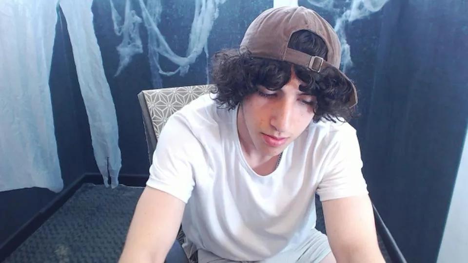 Noah_Sokolov —  #masturbation #cute #ass #feet #armpits #milk #C2C