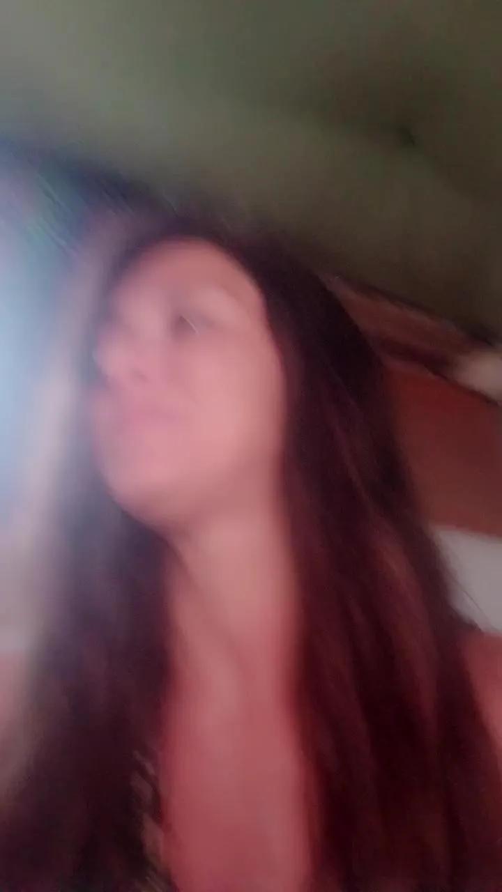 Offline NomadKitty on Cam4