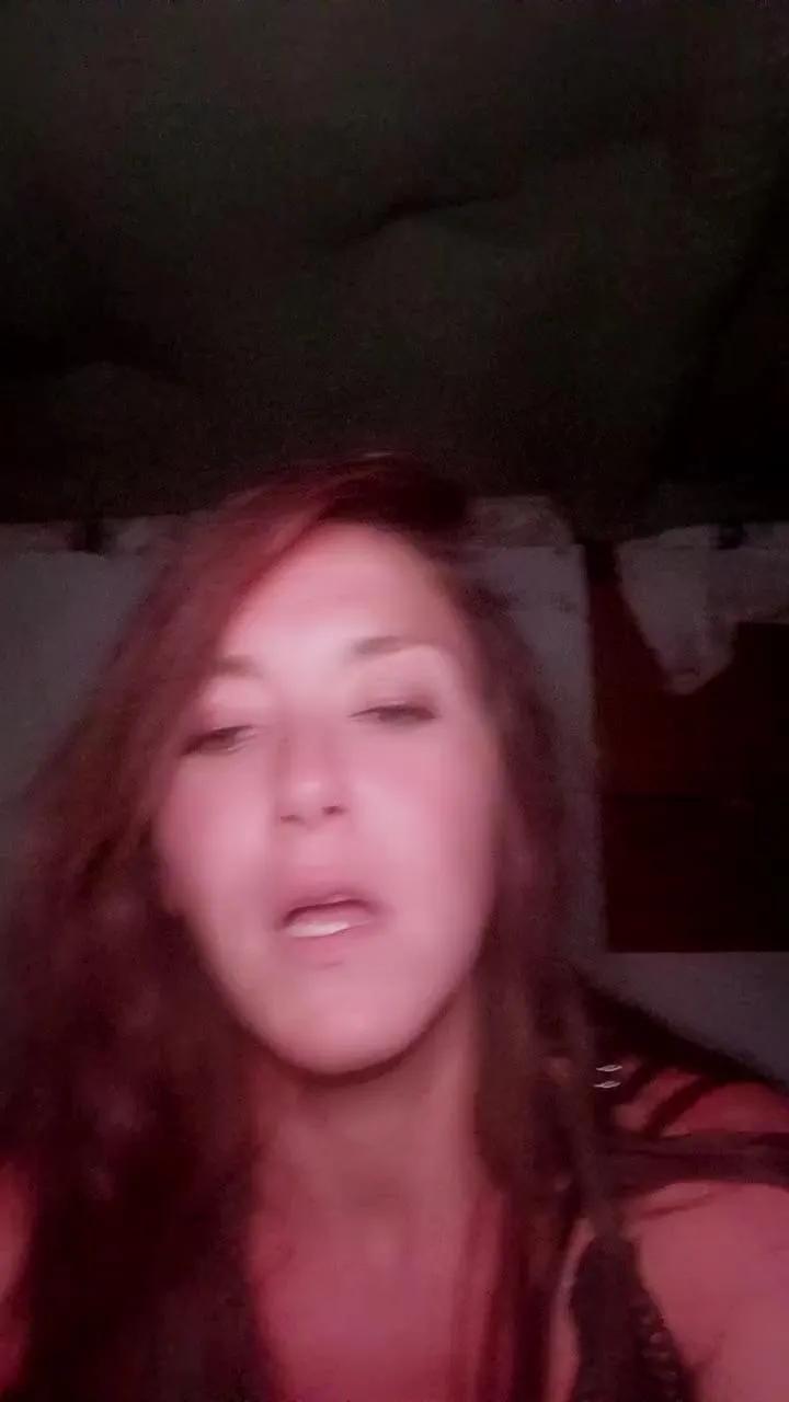 Offline NomadKitty on Cam4